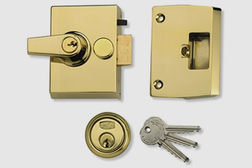 Cheaper Nightlatch installation by Holloway master locksmith